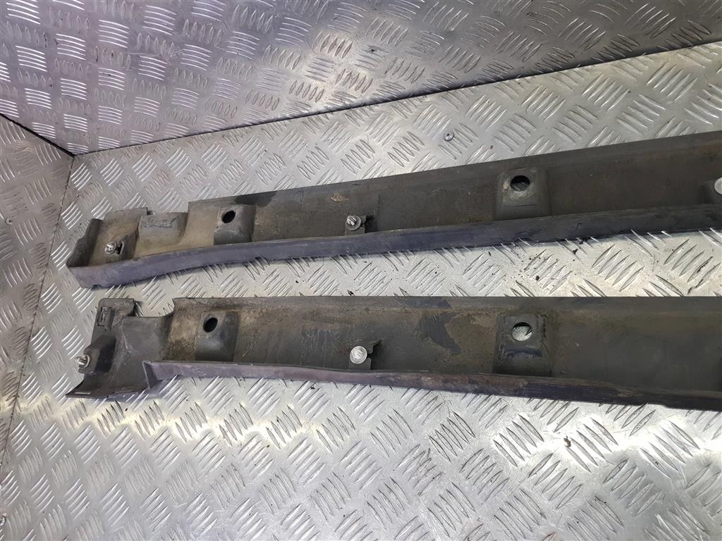 накладка порога SUZUKI Grand Vitara 2.0 4WD AT (140 л.с.)Grand Vitara  II (2005—2008) Внедорожник 7756065J00, 1090 рублей, Москва