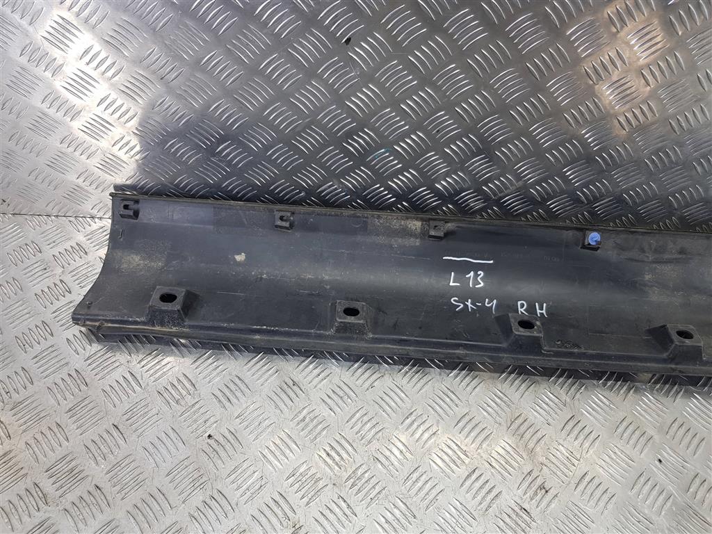 накладка порога SUZUKI SX4 1.6 MT (125 л.с.)Swift  III (2004—2011) Хетчбэк 7723179j0, 2240 рублей, Москва