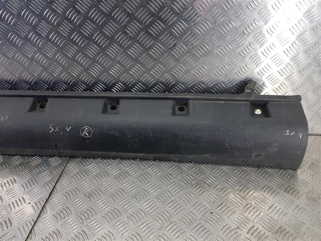 накладка порога SUZUKI SX4 1.6 MT (125 л.с.)Swift  III (2004—2011) Хетчбэк 7723179j0, 2240 рублей, Москва