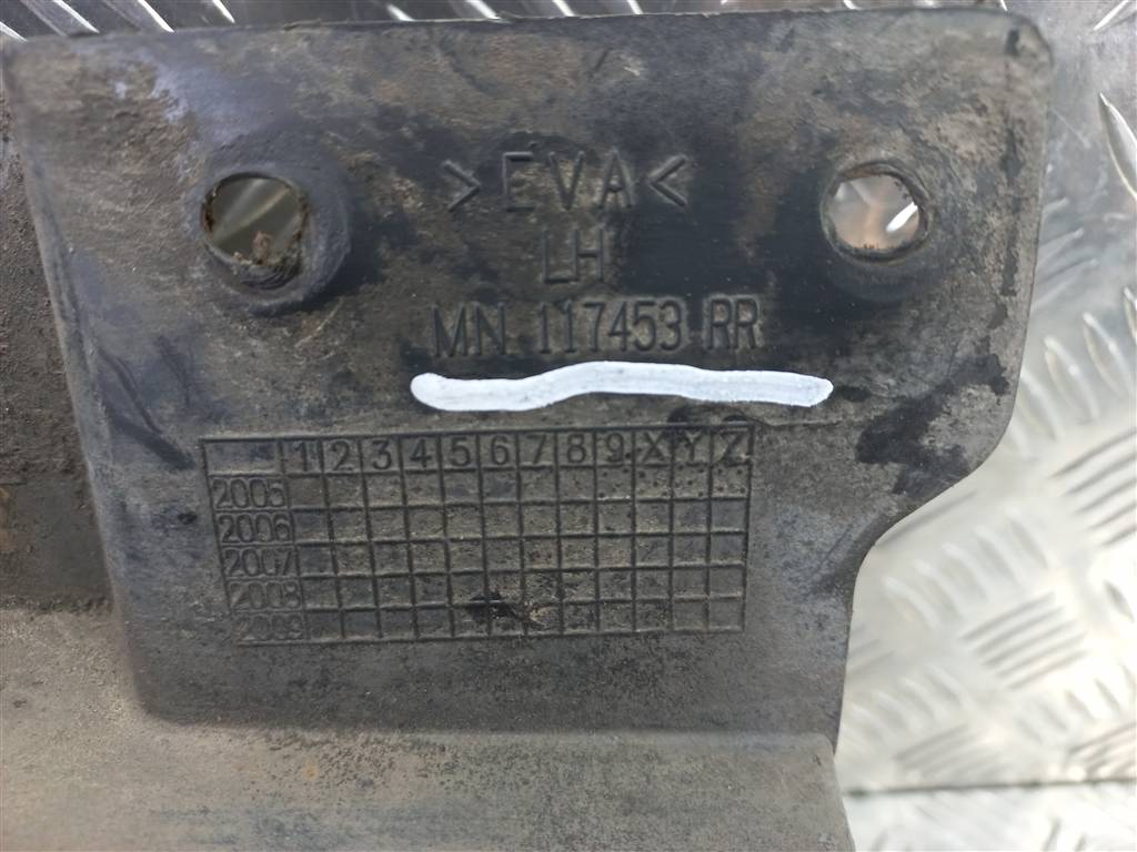 брызговик MITSUBISHI L200  2.5 DI-D MT (136 л.с.)L200  IV (2006—2014) Пикап mn117453, 1550 рублей, Москва