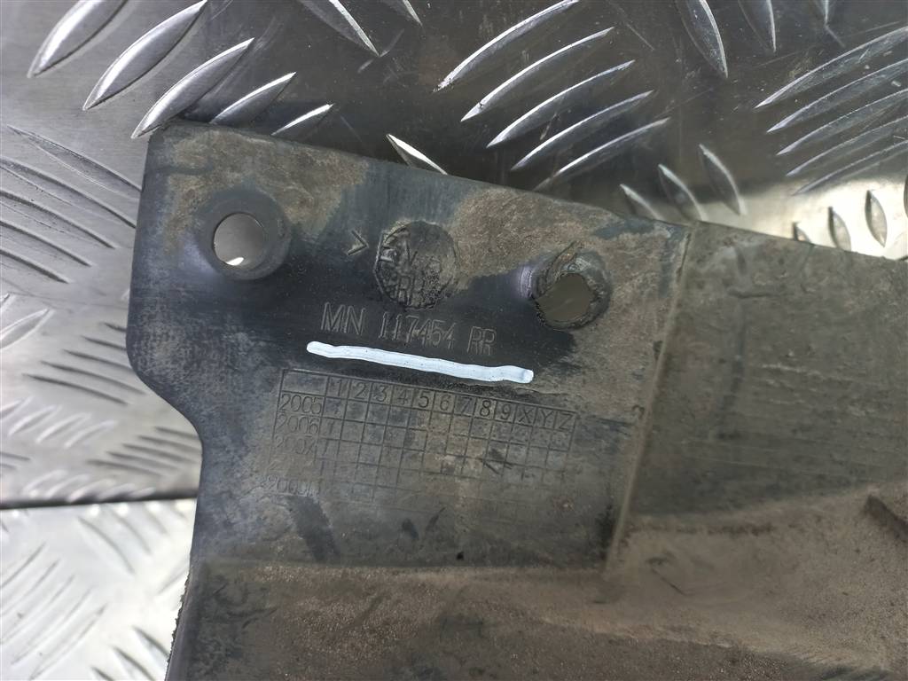 брызговик MITSUBISHI L200  2.5 DI-D MT (136 л.с.)L200  IV (2006—2014) Пикап mn117454, 1670 рублей, Москва