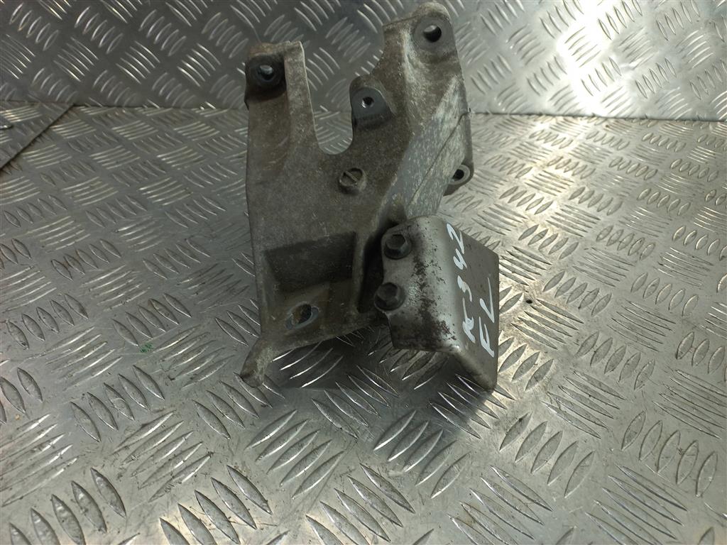 кронштейн двигателя (двс) SUZUKI Grand Vitara 2.4 AT (169 л.с.)Grand Vitara  II рестайлинг (2008—2012) Внедорожник 1165178K00, 750 рублей, Москва