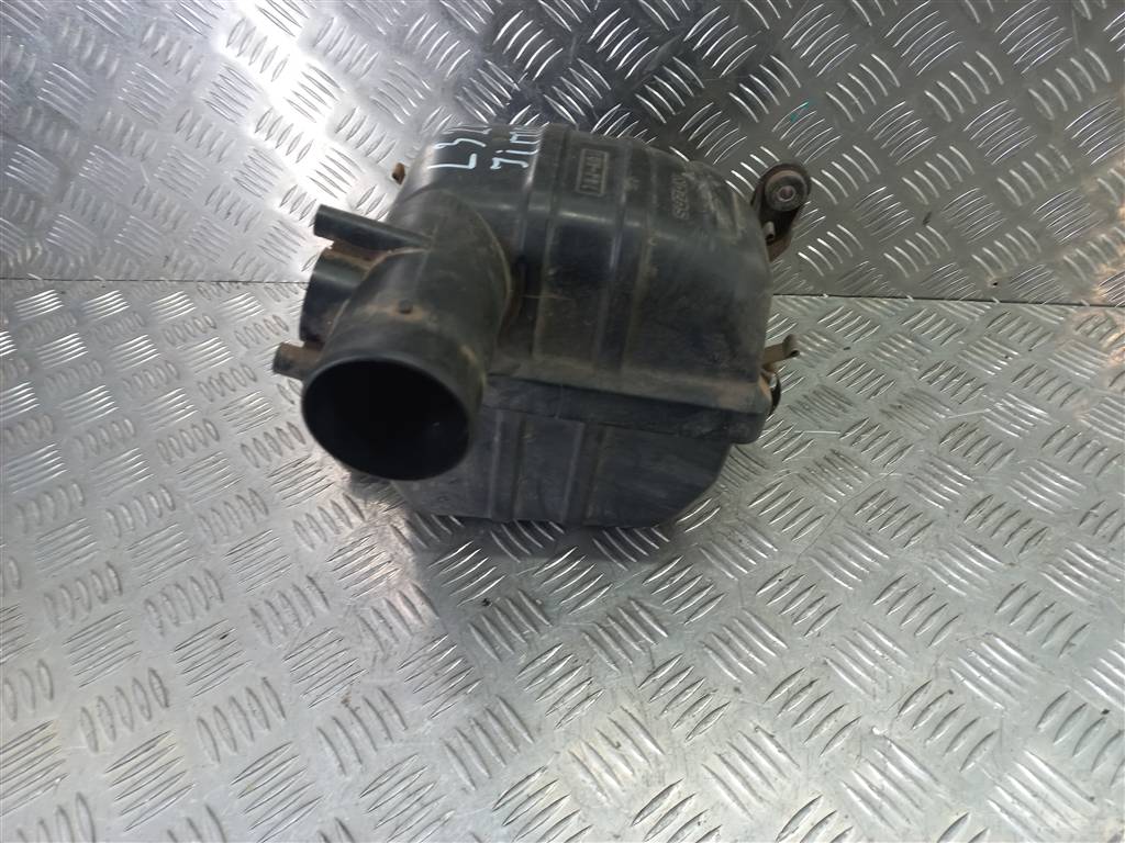 корпус воздушного фильтра SUZUKI JIMNY 1.3 4WD MT (86 л.с.)Jimny  III рестайлинг (2005—2012) Внедорожник 1370076J00, 3740 рублей, Москва