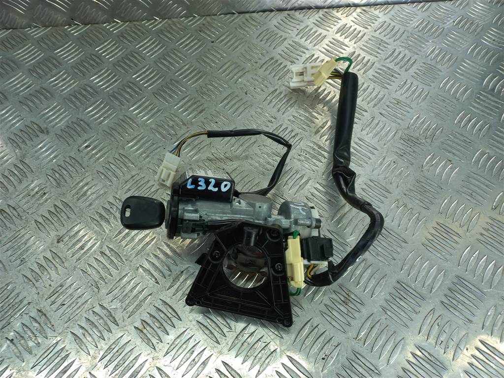 замок зажигания SUZUKI JIMNY 1.3 4WD MT (86 л.с.)Jimny  III рестайлинг (2005—2012) Внедорожник 37103-81831, 5230 рублей, Москва