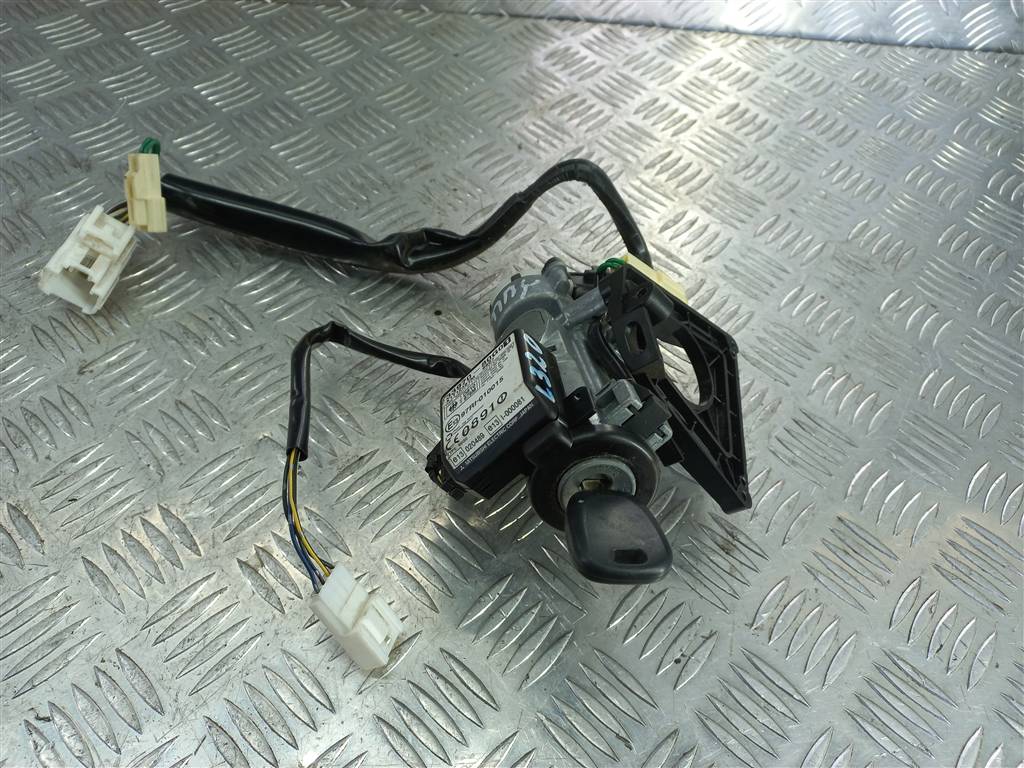 замок зажигания SUZUKI JIMNY 1.3 4WD MT (86 л.с.)Jimny  III рестайлинг (2005—2012) Внедорожник 37103-81831, 5230 рублей, Москва