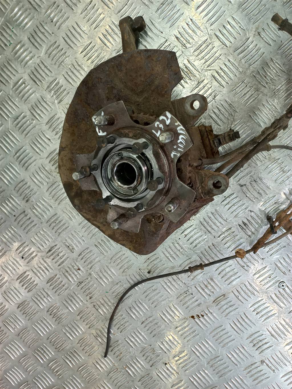 кулак SUZUKI JIMNY 1.3 4WD MT (86 л.с.)Jimny  III рестайлинг (2005—2012) Внедорожник 45111-81A20, 6150 рублей, Москва