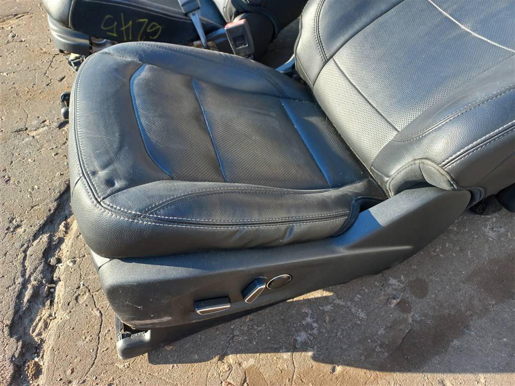 салон FORD EXPLORER 3.5 4WD AT (290 л.с.)Explorer  V рестайлинг (2015—2018) Внедорожник FB5Z7862900HA, 98150 рублей, Москва