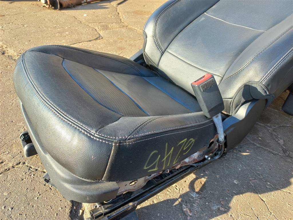 салон FORD EXPLORER 3.5 4WD AT (290 л.с.)Explorer  V рестайлинг (2015—2018) Внедорожник FB5Z7862900HA, 98150 рублей, Москва