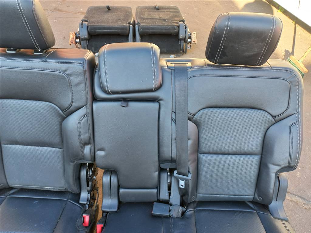 салон FORD EXPLORER 3.5 4WD AT (290 л.с.)Explorer  V рестайлинг (2015—2018) Внедорожник FB5Z7862900HA, 98150 рублей, Москва