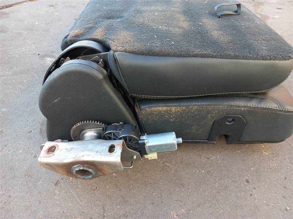 салон FORD EXPLORER 3.5 4WD AT (290 л.с.)Explorer  V рестайлинг (2015—2018) Внедорожник FB5Z7862900HA, 98150 рублей, Москва