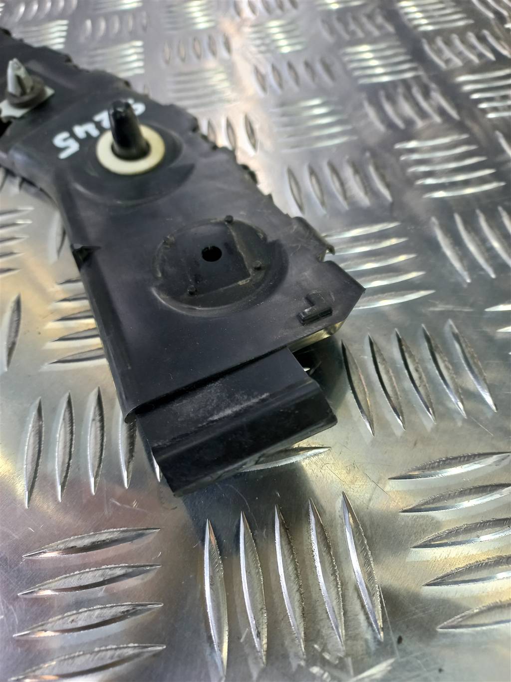 кронштейн бампера FORD EXPLORER 3.5 4WD AT (290 л.с.)Explorer  V рестайлинг (2015—2018) Внедорожник fb5317d948ah, 3970 рублей, Москва