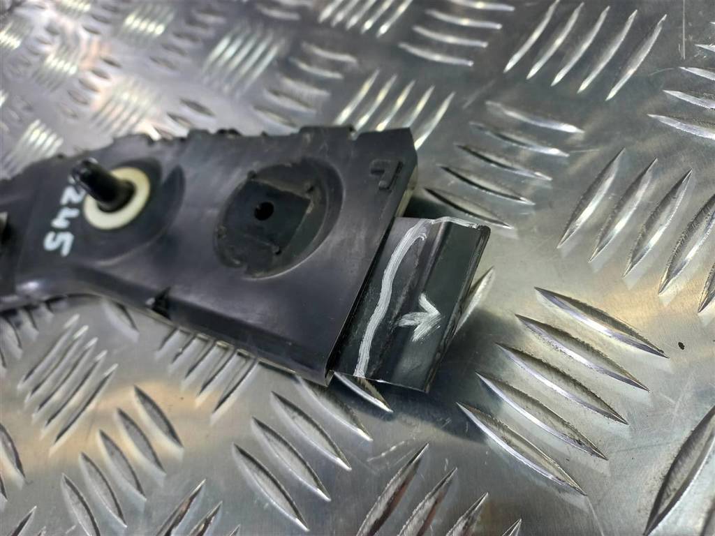 кронштейн бампера FORD EXPLORER 3.5 4WD AT (290 л.с.)Explorer  V рестайлинг (2015—2018) Внедорожник fb5317d948ah, 3970 рублей, Москва