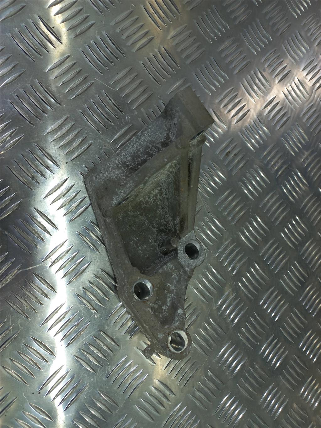 кронштейн двигателя (двс) FORD EXPLORER 3.5 4WD AT (290 л.с.)Explorer  V рестайлинг (2015—2018) Внедорожник AA537A444BA, 2930 рублей, Москва