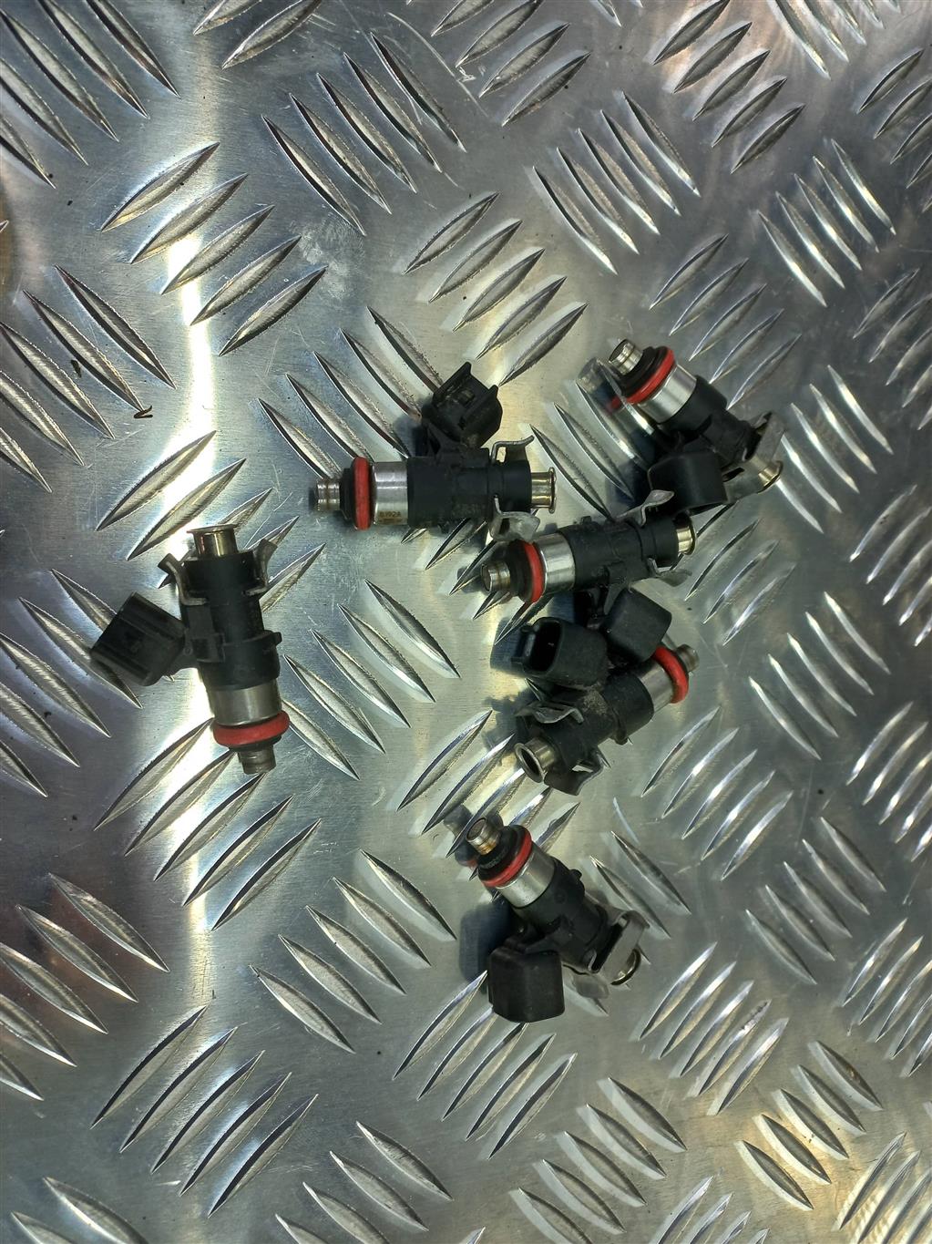 форсунка топливная FORD EXPLORER 3.5 4WD AT (290 л.с.)Explorer  V рестайлинг (2015—2018) Внедорожник BR3Z-9F593-B, 980 рублей, Москва