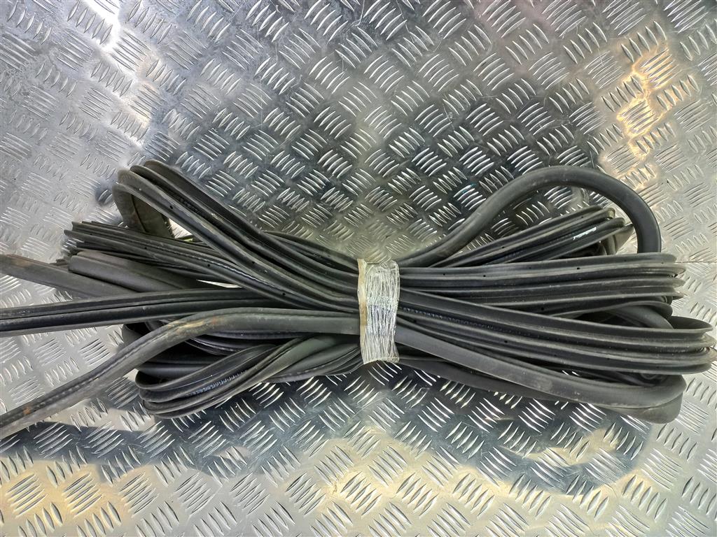 уплотнитель FORD Focus 2.0 AMT (160 л.с.)Focus  III рестайлинг (2014—2019) Седан CV6Z-5820530-A, 3900 рублей, Москва