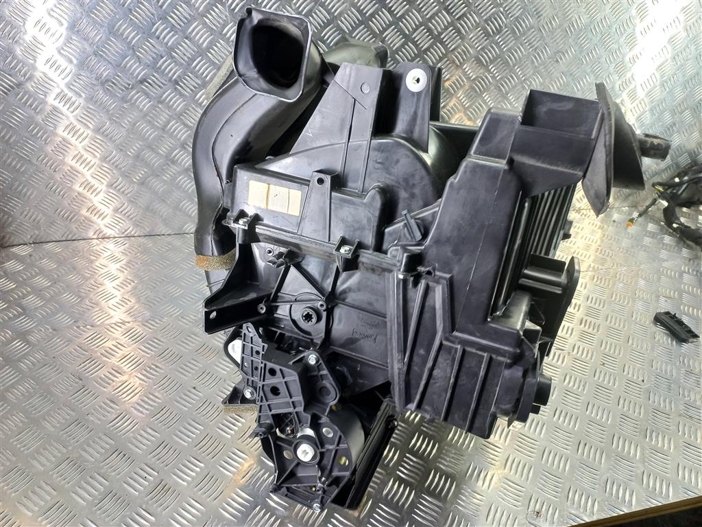 корпус отопителя FORD EXPLORER 3.5 4WD AT (290 л.с.)Explorer  V рестайлинг (2015—2018) Внедорожник DG1Z-19850-D, 13969 рублей, Москва