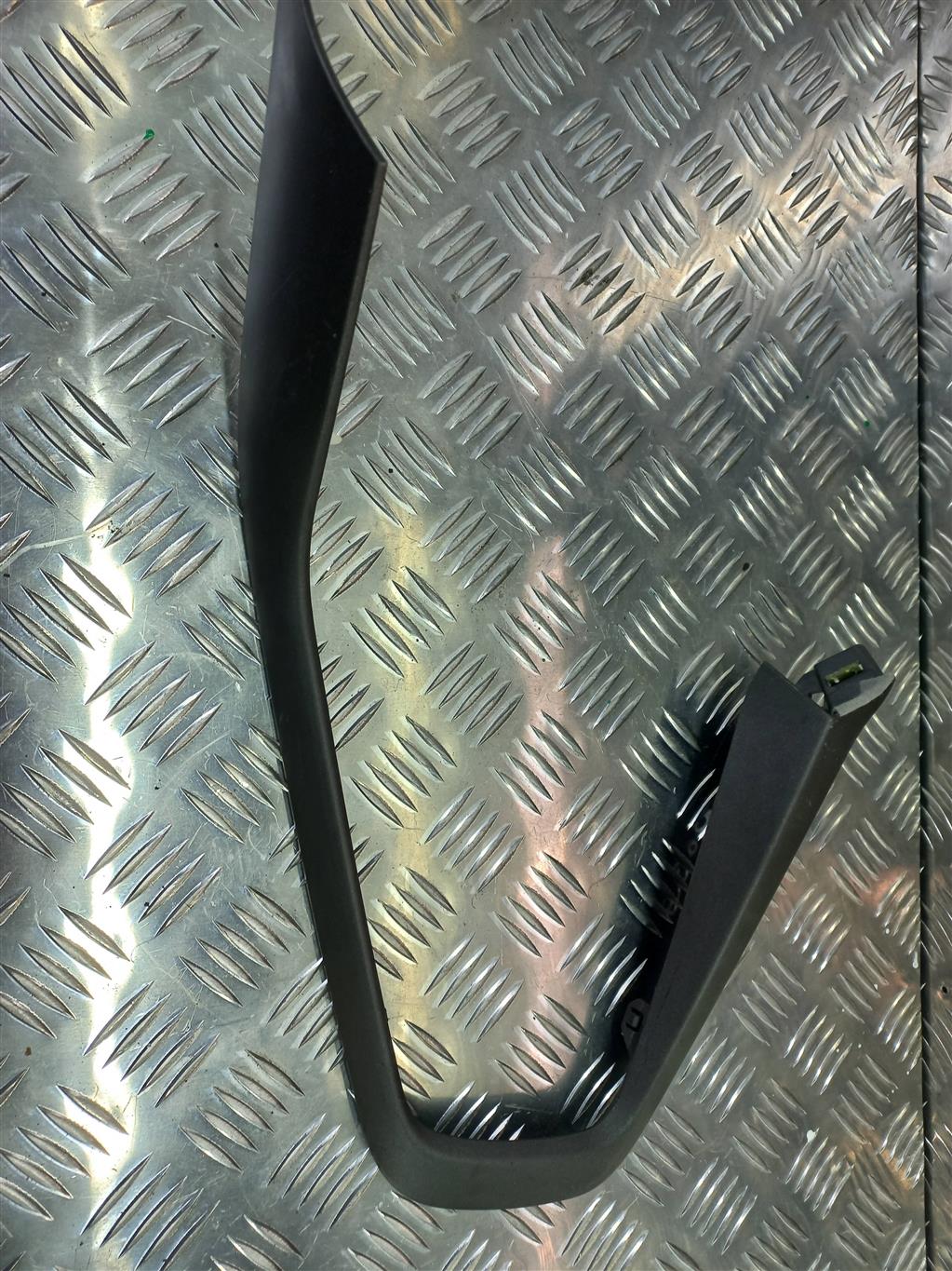 накладка декоративная FORD Focus 2.0 AMT (160 л.с.)Focus  III рестайлинг (2014—2019) Седан F1EBA045H93B, 2920 рублей, Москва