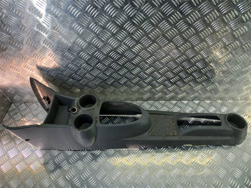 консоль CHEVROLET  SPARK 1.0 MT (67 л.с.)Spark  M300 (2009—2016) Хетчбэк 96909225, 3390 рублей, Москва