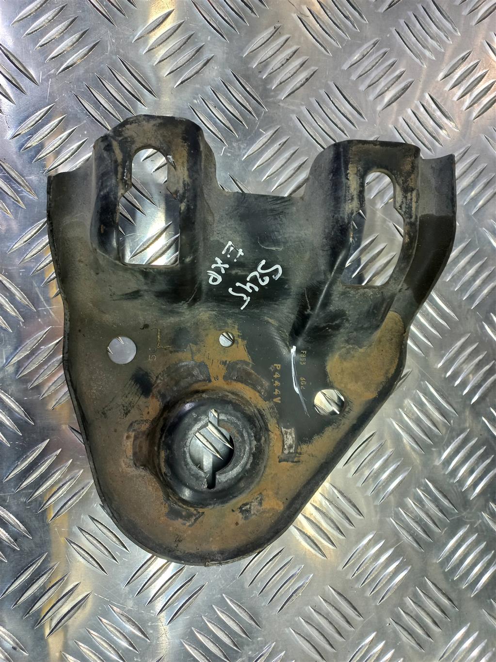 кронштейн FORD EXPLORER 3.5 4WD AT (290 л.с.)Explorer  V рестайлинг (2015—2018) Внедорожник BB5Z-5G221-B, 980 рублей, Москва