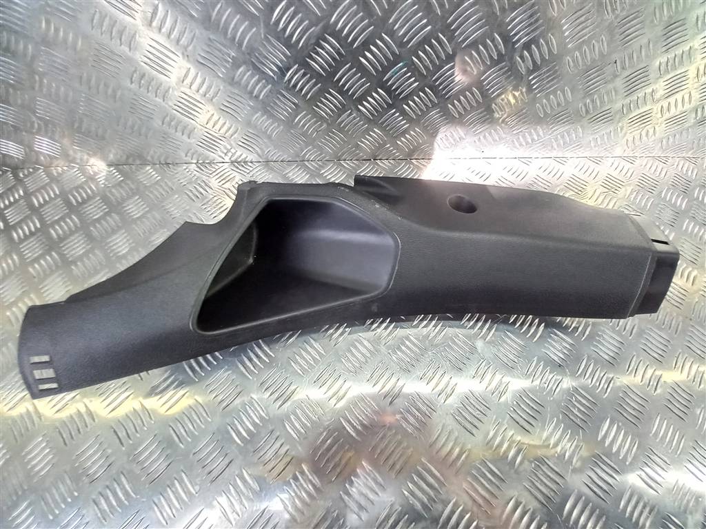 накладка FORD Focus 2.0 AMT (160 л.с.)Focus  III рестайлинг (2014—2019) Седан bm51a31017ae, 1210 рублей, Москва