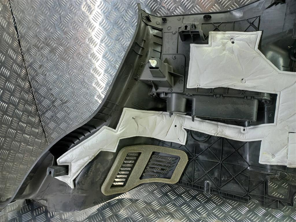 обшивка FORD EXPLORER 3.5 4WD AT (290 л.с.)Explorer  V рестайлинг (2015—2018) Внедорожник BB537831113AAW, 6500 рублей, Москва