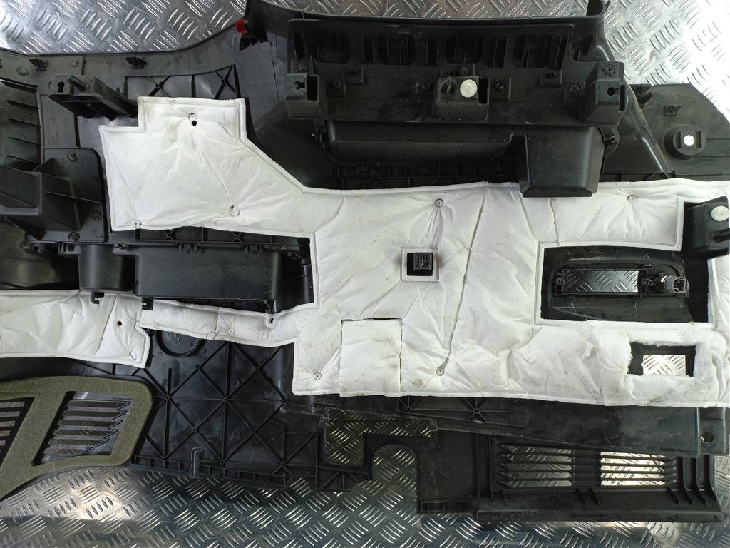 обшивка FORD EXPLORER 3.5 4WD AT (290 л.с.)Explorer  V рестайлинг (2015—2018) Внедорожник BB537831113AAW, 6500 рублей, Москва