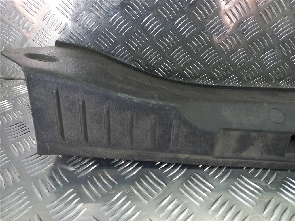 накладка крышки багажника FORD Focus 2.0 AMT (160 л.с.)Focus  III рестайлинг (2014—2019) Седан BM51F40352, 3390 рублей, Москва