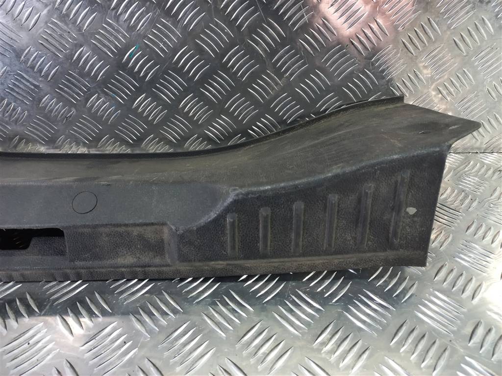 накладка крышки багажника FORD Focus 2.0 AMT (160 л.с.)Focus  III рестайлинг (2014—2019) Седан BM51F40352, 3390 рублей, Москва