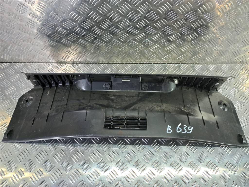 накладка крышки багажника FORD Focus 2.0 AMT (160 л.с.)Focus  III рестайлинг (2014—2019) Седан BM51F40352, 3390 рублей, Москва