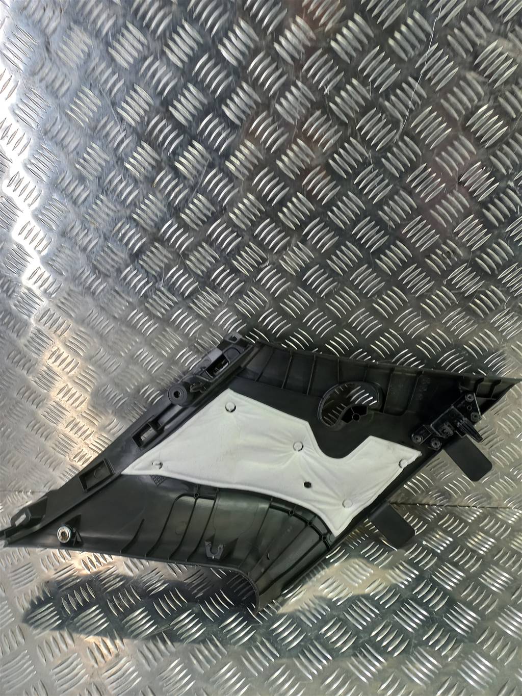 накладка салона FORD EXPLORER 3.5 4WD AT (290 л.с.)Explorer  V рестайлинг (2015—2018) Внедорожник FB537831332, 2010 рублей, Москва