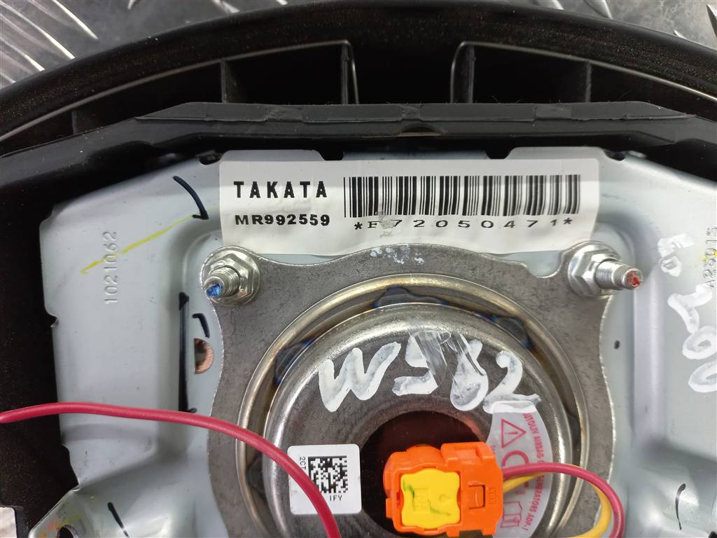 подушка безопасности водителя MITSUBISHI L200  2.5 DI-D 4WD MT (178 л.с.)L200  IV (2006—2014) Пикап MR992559, 4770 рублей, Москва