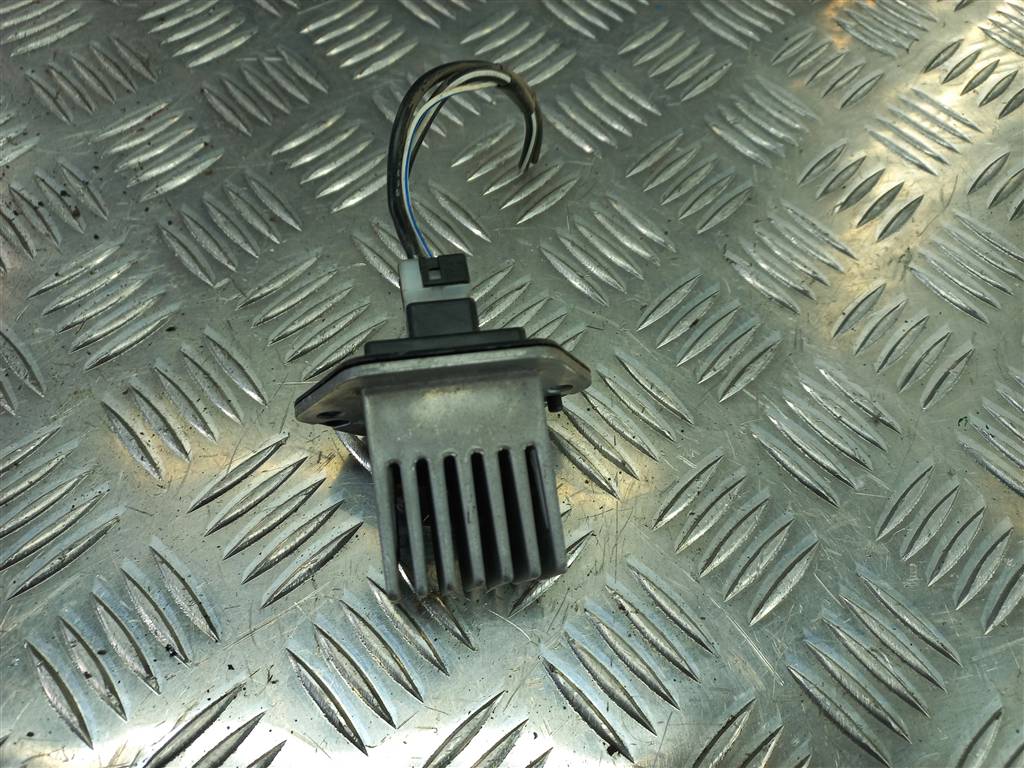 резистор отопителя (ежик) MITSUBISHI L200  2.5 DI-D 4WD MT (178 л.с.)L200  IV (2006—2014) Пикап 7810A063, 1090 рублей, Москва