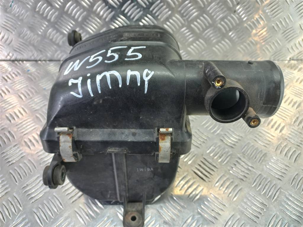 корпус воздушного фильтра SUZUKI JIMNY 1.3 4WD MT (86 л.с.)Jimny  III рестайлинг (2005—2012) Внедорожник 1370076J00, 3740 рублей, Москва