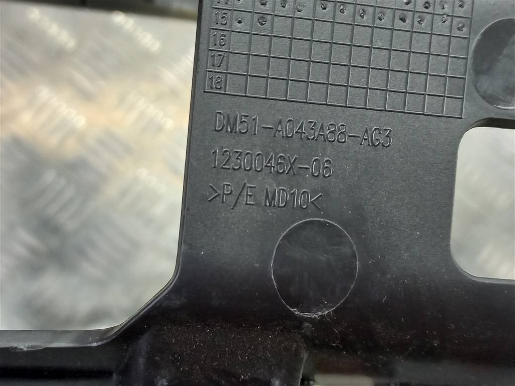 накладка FORD Focus 2.0 AMT (160 л.с.)Focus  III рестайлинг (2014—2019) Седан DM51A043A88AG3, 1550 рублей, Москва