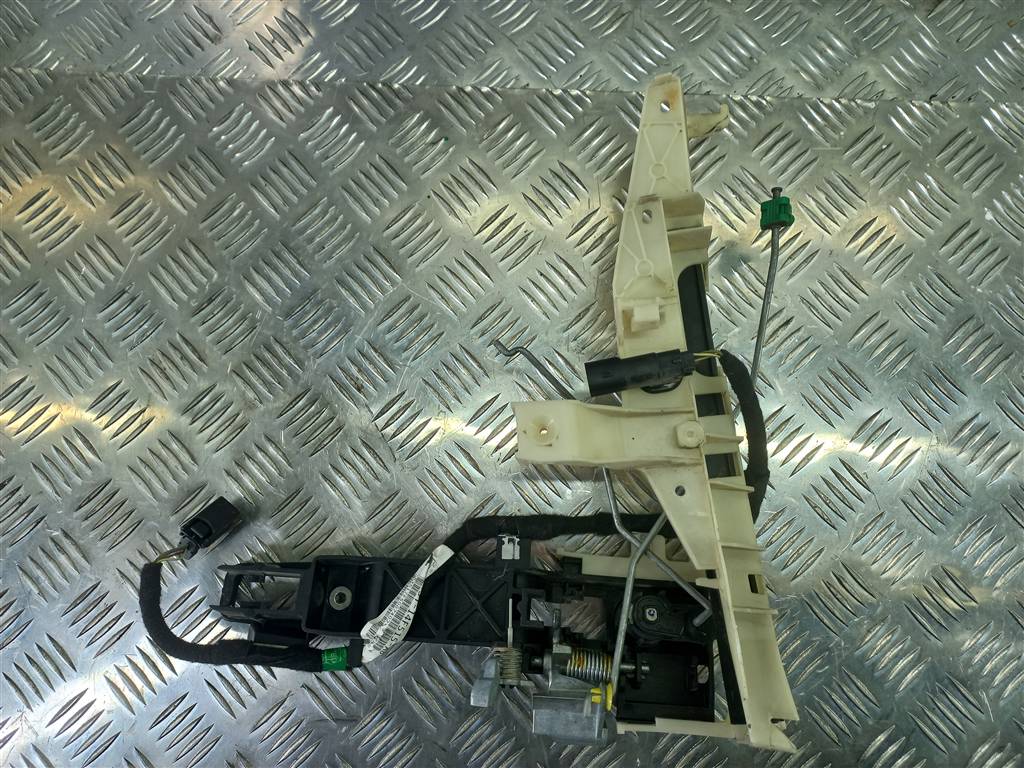 ответная часть ручки двери FORD EXPLORER 3.5 4WD AT (290 л.с.)Explorer  V рестайлинг (2015—2018) Внедорожник bb5378218b51a, 2470 рублей, Москва