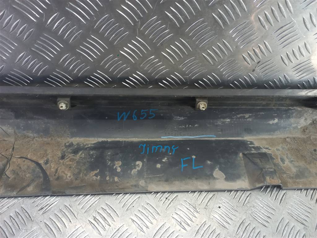 накладка порога SUZUKI JIMNY 1.3 AT (85 л.с.)Jimny  III рестайлинг (2005—2012) Внедорожник 7764181a00, 4890 рублей, Москва
