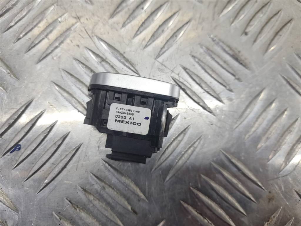 кнопка FORD Focus 2.0 AMT (160 л.с.)Focus  III рестайлинг (2014—2019) Седан F1ET14017AB, 980 рублей, Москва