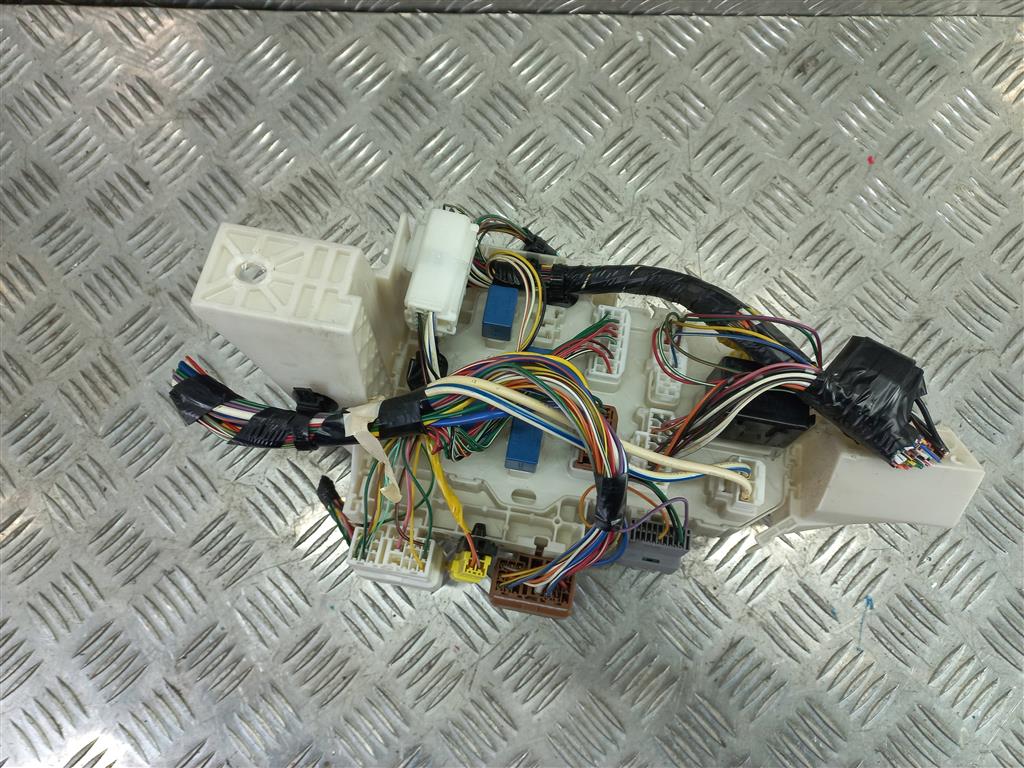 блок предохранителей салон SUZUKI SX4 1.6 4WD MT (112 л.с.)SX4  I рестайлинг (2009—2014) Внедорожник 3677055l01, 2820 рублей, Москва