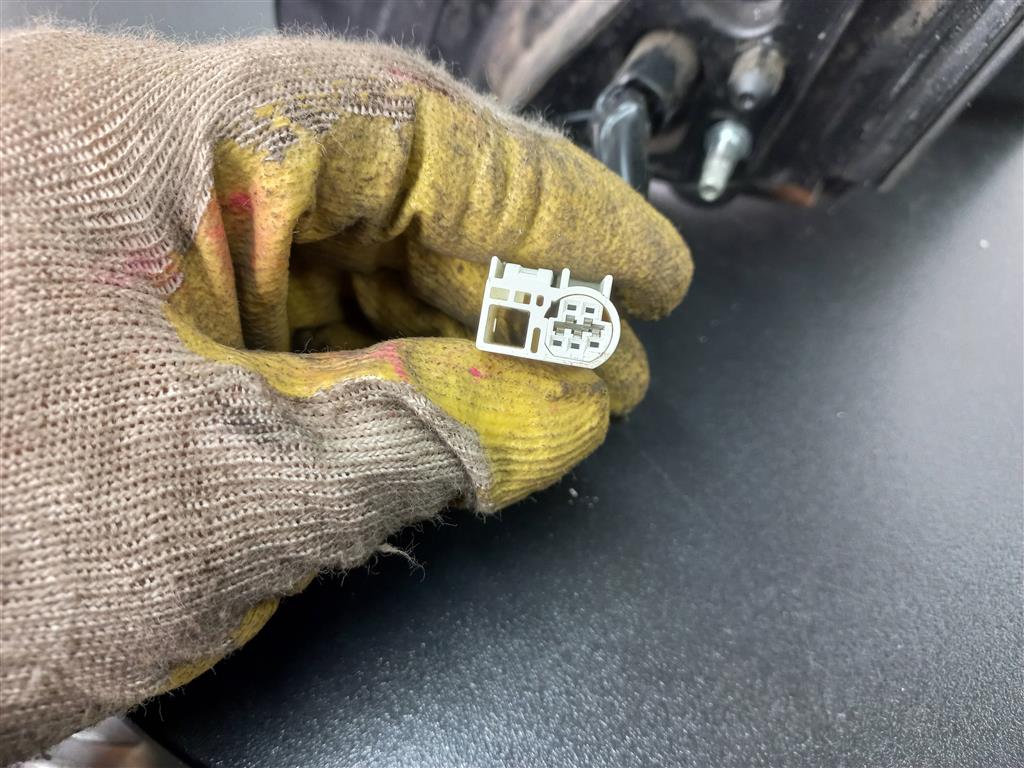 зеркало SUZUKI Grand Vitara 2.0 4WD AT (140 л.с.)Grand Vitara  II (2005—2008) Внедорожник 8470165J20, 7880 рублей, Москва