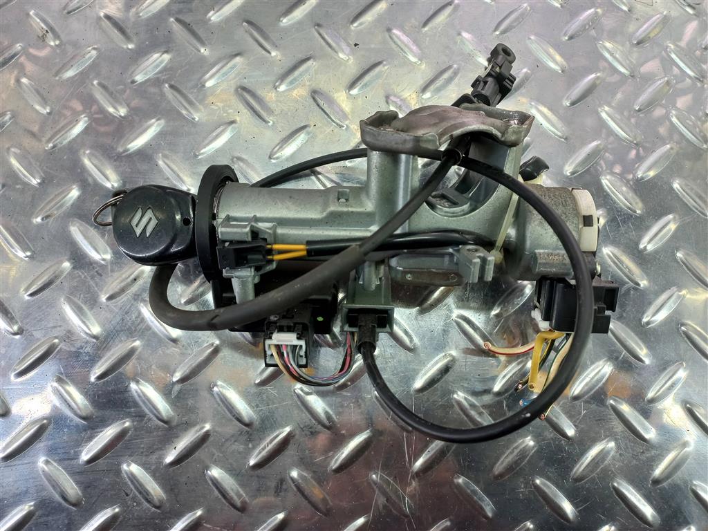 замок зажигания SUZUKI Grand Vitara 2.0 4WD AT (140 л.с.)Grand Vitara  II (2005—2008) Внедорожник 37101-62J20, 3390 рублей, Москва