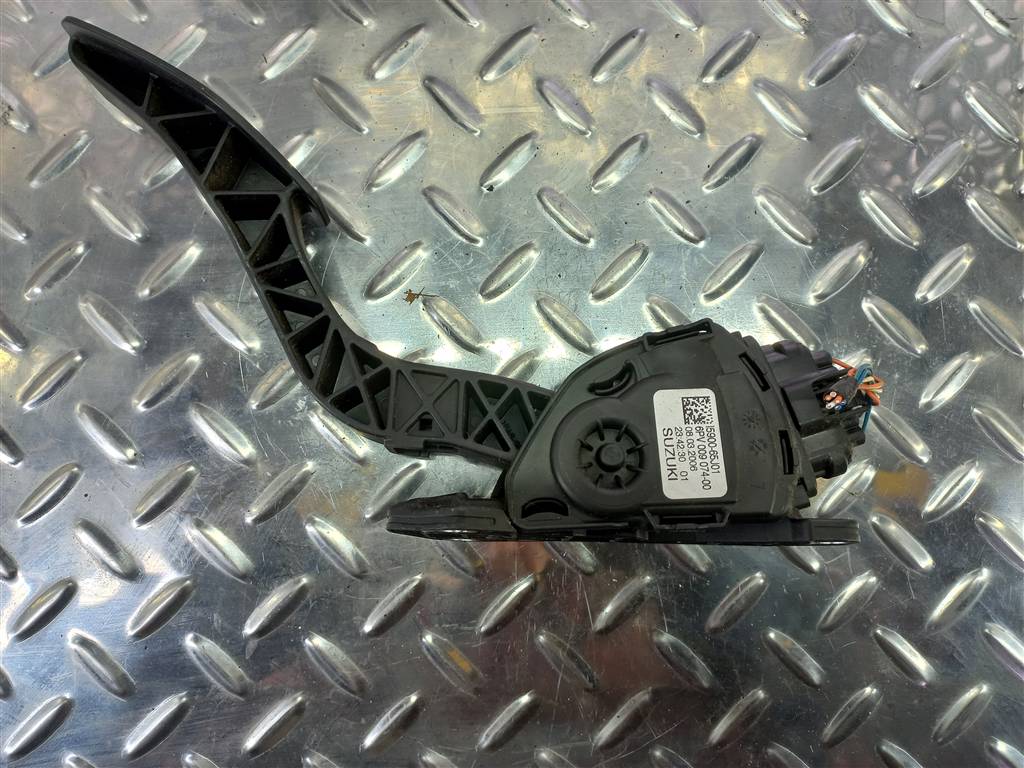 педаль газа SUZUKI Grand Vitara 2.0 4WD AT (140 л.с.)Grand Vitara  II (2005—2008) Внедорожник 1590065J01, 860 рублей, Москва