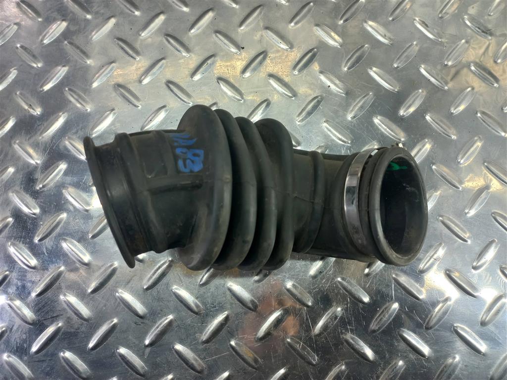 патрубок воздушного фильтра FORD Focus  1725324, 1440 рублей, Москва