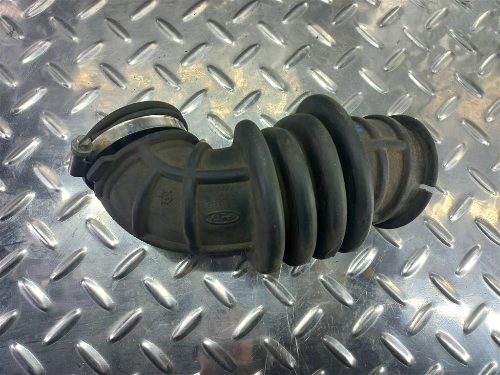 патрубок воздушного фильтра FORD Focus  1725324, 1440 рублей, Москва