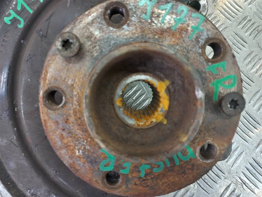 кулак Renault Duster  8200881914, 11210 рублей, Москва