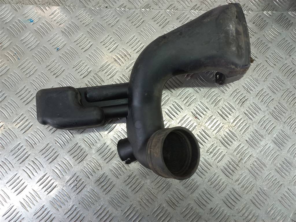 воздухозаборник SUZUKI Grand Vitara 2.0 4WD MT (140 л.с.)Grand Vitara  II (2005—2008) Внедорожник 13820-65J00, 1670 рублей, Москва