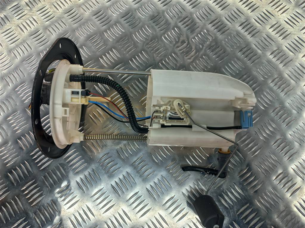 насос топливный (бензонасос) SUZUKI Grand Vitara 2.0 4WD MT (140 л.с.)Grand Vitara  II (2005—2008) Внедорожник 15100-65J02, 2360 рублей, Москва