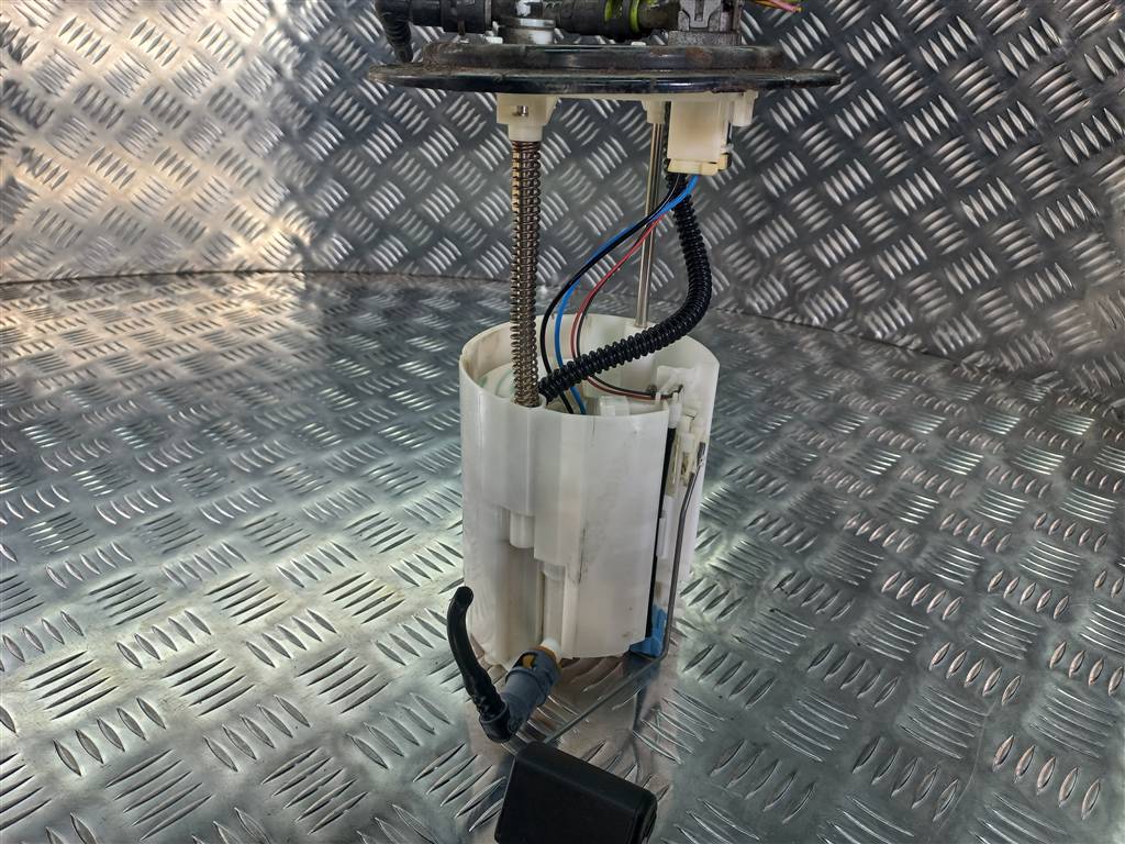 насос топливный (бензонасос) SUZUKI Grand Vitara 2.0 4WD MT (140 л.с.)Grand Vitara  II (2005—2008) Внедорожник 15100-65J02, 2360 рублей, Москва