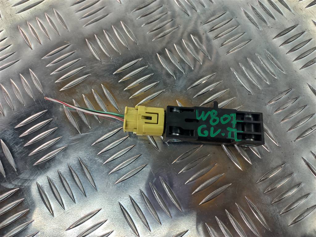 датчик удара (air bag) SUZUKI Grand Vitara 2.0 4WD MT (140 л.с.)Grand Vitara  II (2005—2008) Внедорожник 3893065J30, 520 рублей, Москва