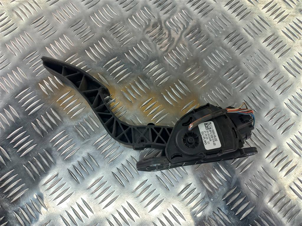 педаль газа SUZUKI Grand Vitara 2.0 4WD MT (140 л.с.)Grand Vitara  II (2005—2008) Внедорожник 15900-65J02, 750 рублей, Москва
