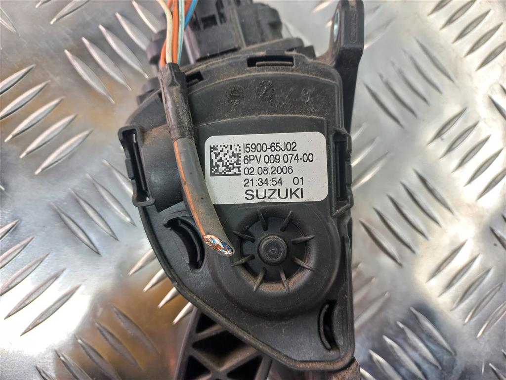 педаль газа SUZUKI Grand Vitara 2.0 4WD MT (140 л.с.)Grand Vitara  II (2005—2008) Внедорожник 15900-65J02, 750 рублей, Москва